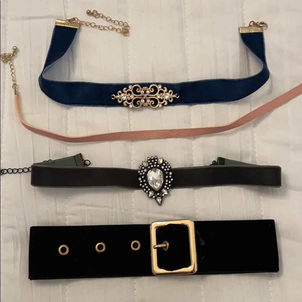 4 Chokers - Picture 3 of 4